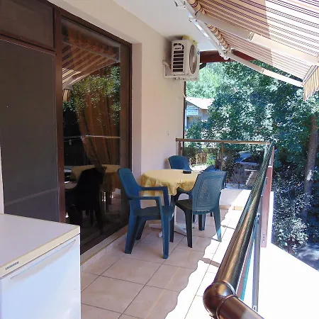 Gorski Kat Πανσιόν Kiten (Burgas)